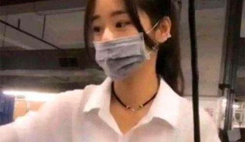 女生带口罩吃瓜,女生带口罩吃瓜的趣味瞬间